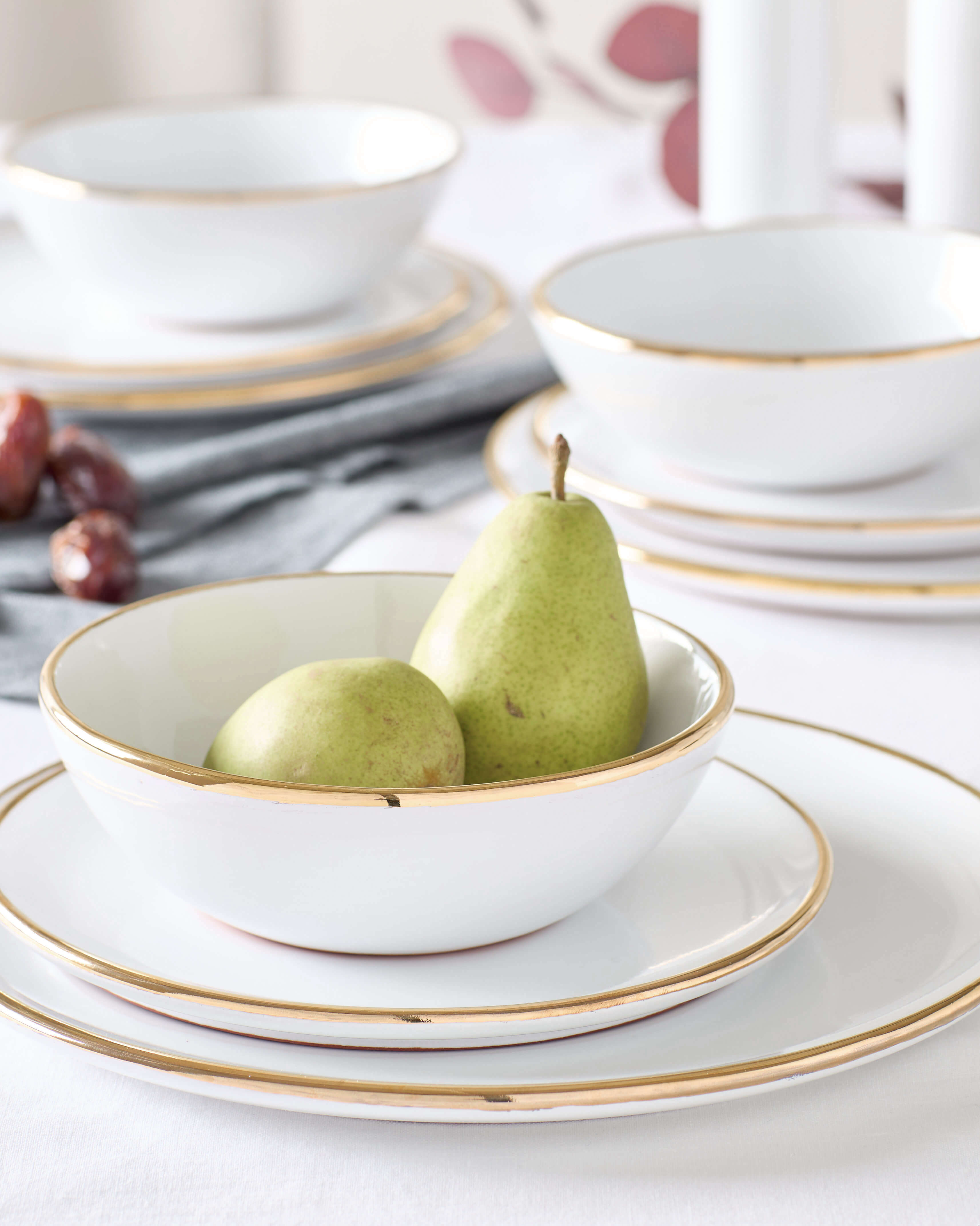 Gold rimmed dinnerware outlet sets